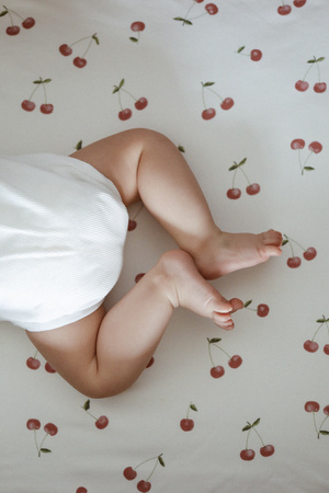 Cot Sheet CHERRIES 120x60 cm