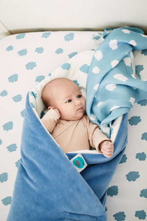 Baby velvet wrap CLOUDS velcro