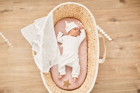 Bassinet sheet with a plush star PINK